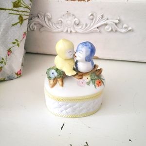 Vtg Love Birds Trinket Box